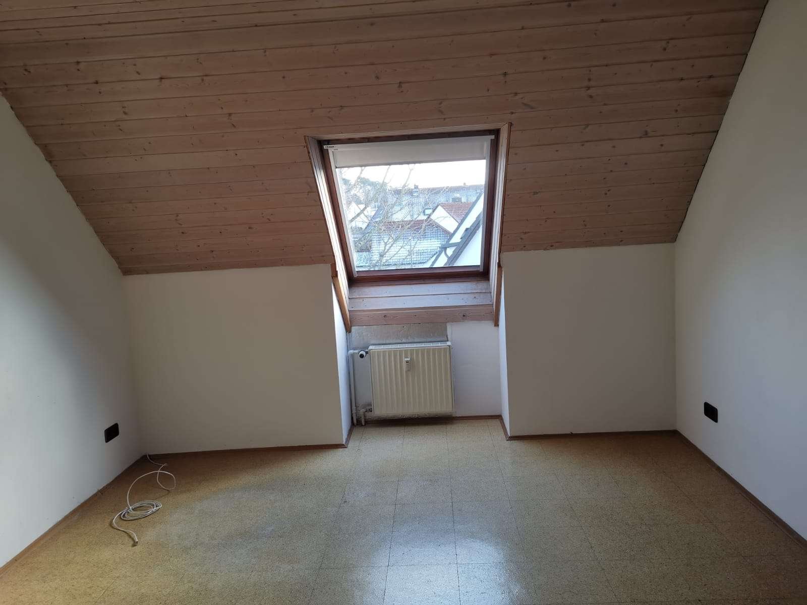 Großzügige DG 3-Zimmer-Wohnung