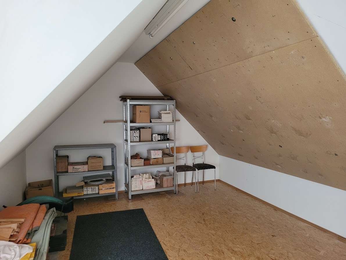 Großzügige DG 3-Zimmer-Wohnung