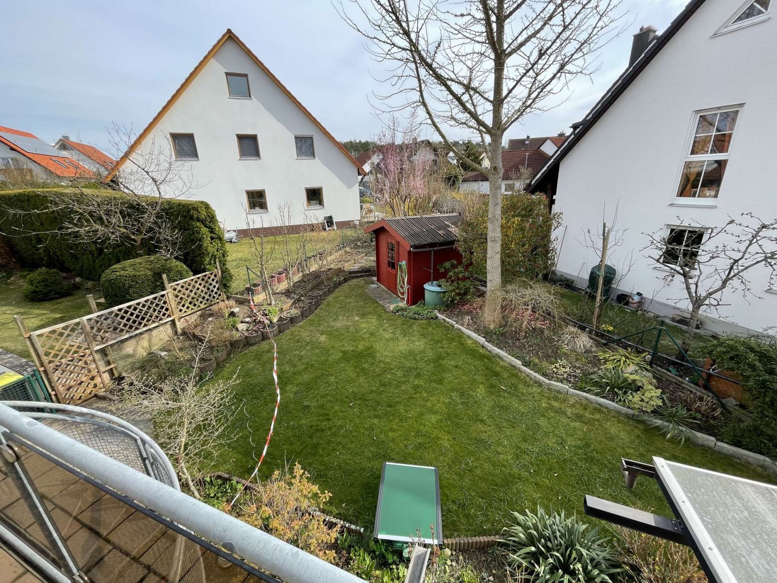 20 Balkon Blick in den Garten 20 Balkon Blick in den Garten